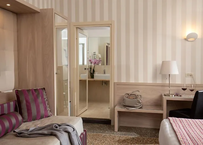 罗马诺德诺瓦酒店 3*